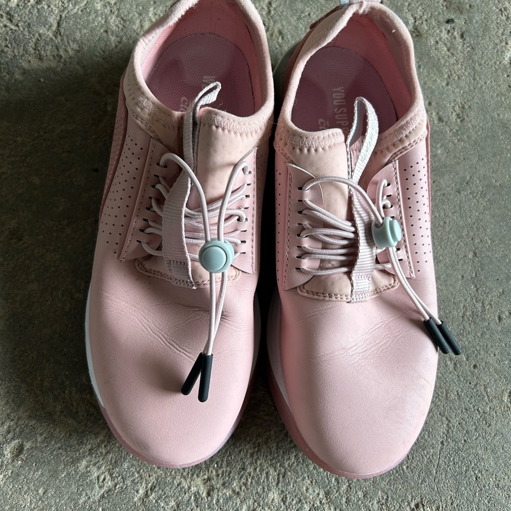 Clove sneakers